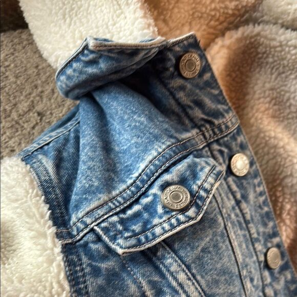 GAP Blue and White Jean Jacket with Cozy Fleece Sleeves - Picture 8 of 16